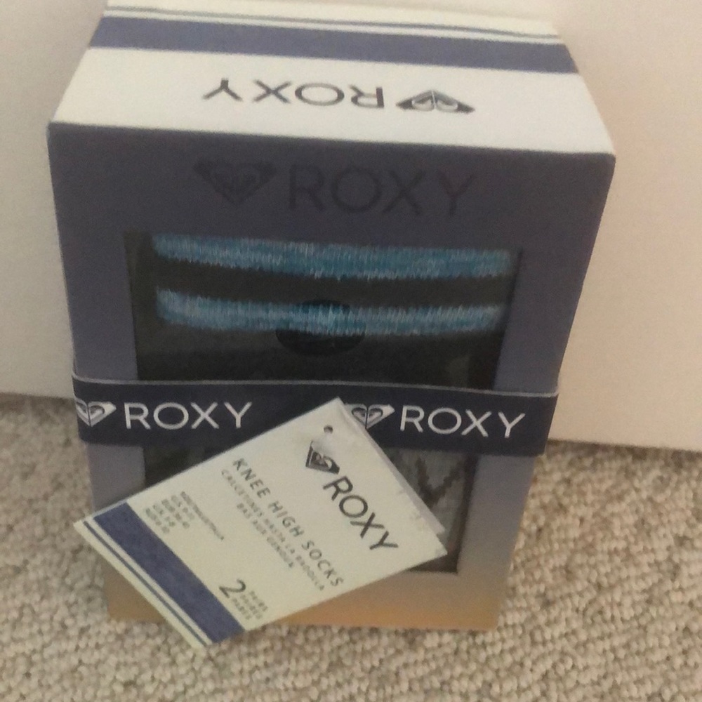 Roxy knee high socks 2 pairs 9-11